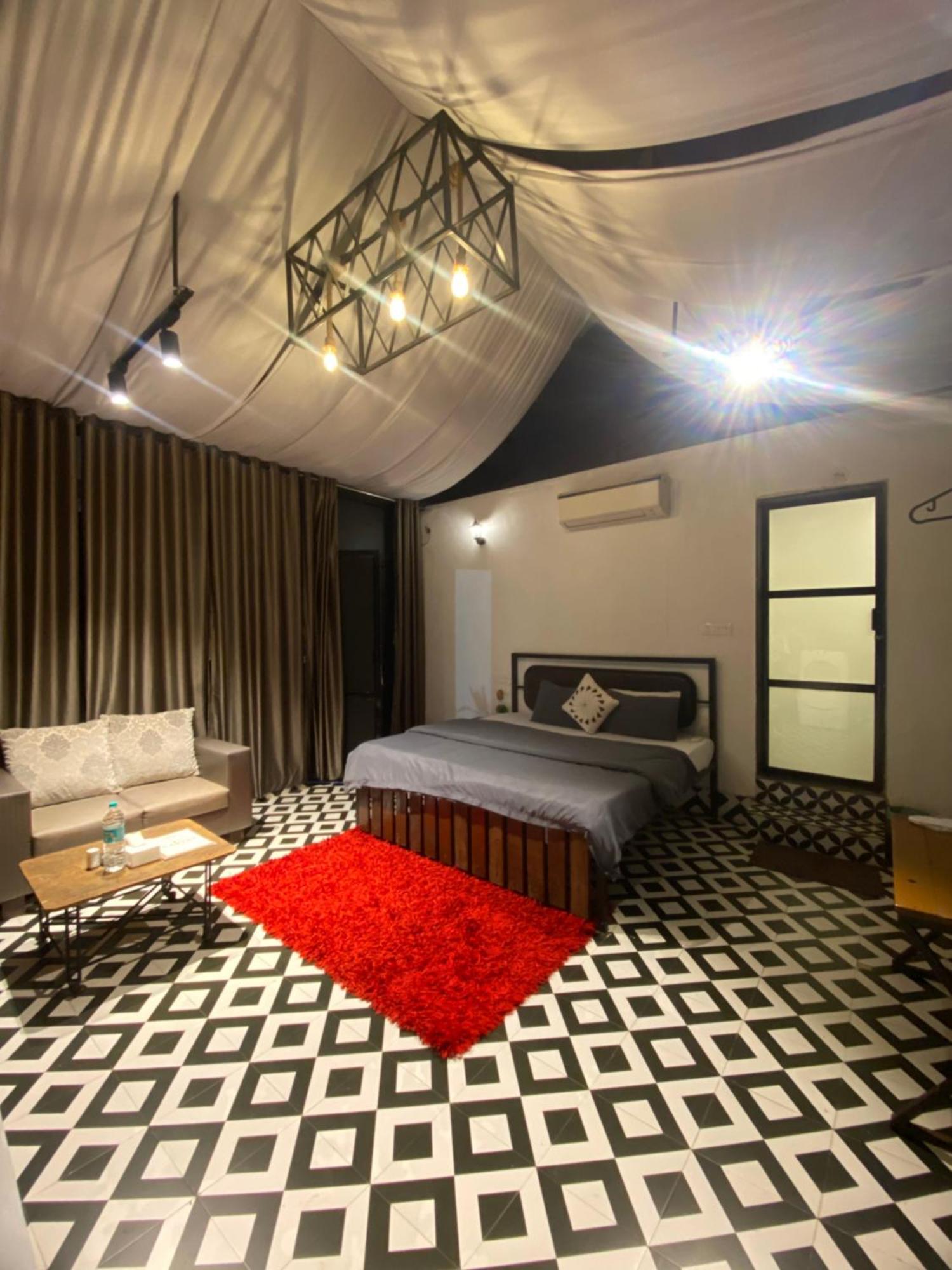 Glass House With Pvt Pool By Miracle Resort & Villa Lonavala Exterior foto